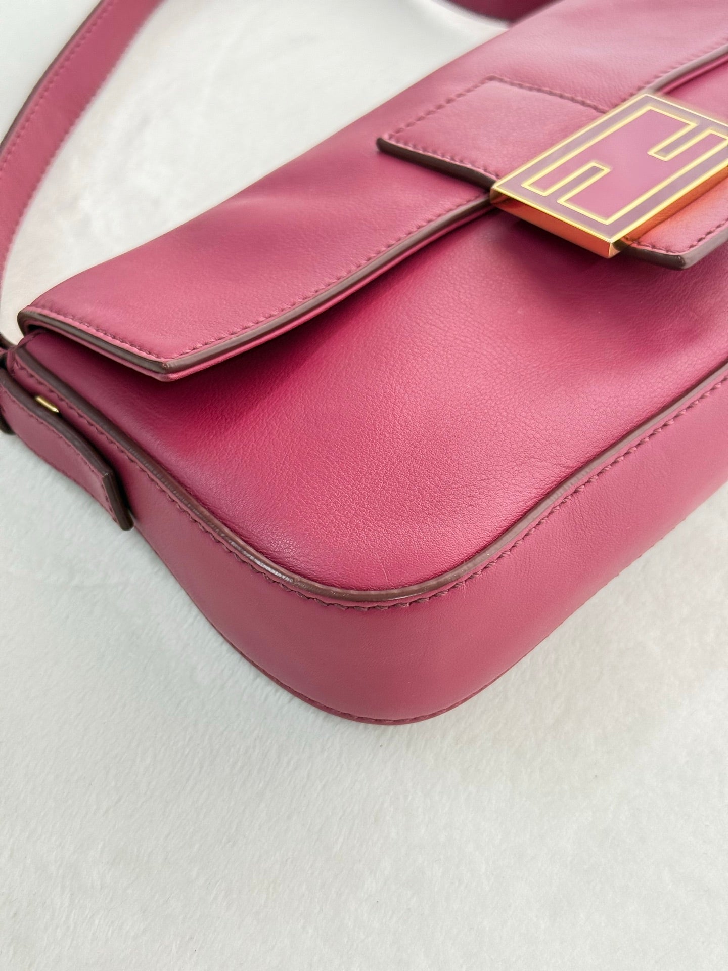 FENDI Micro Baguette Rosa