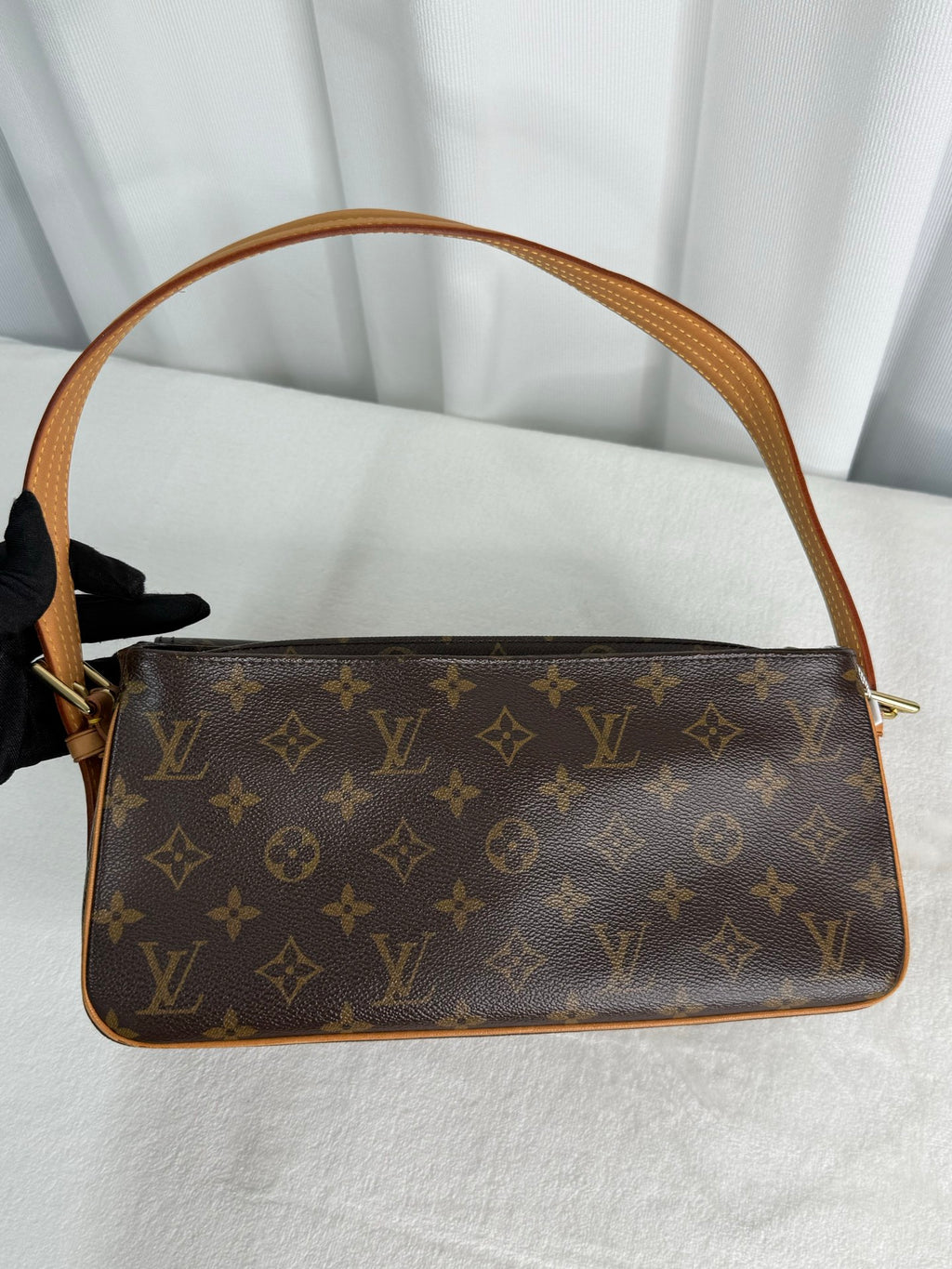 LOUIS VUITTON Monogram Viva Cite MM