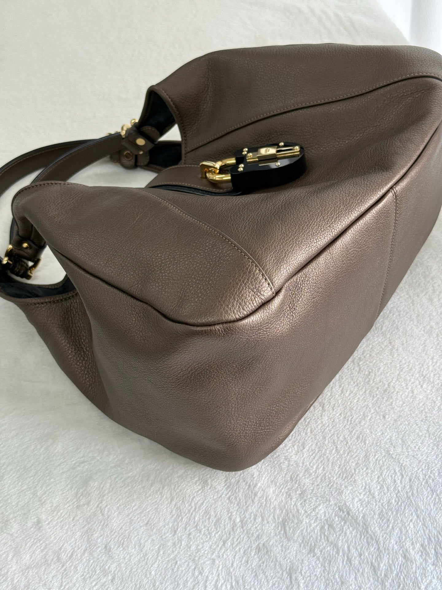 LOEWE Carrie Tote Bag (Medium)