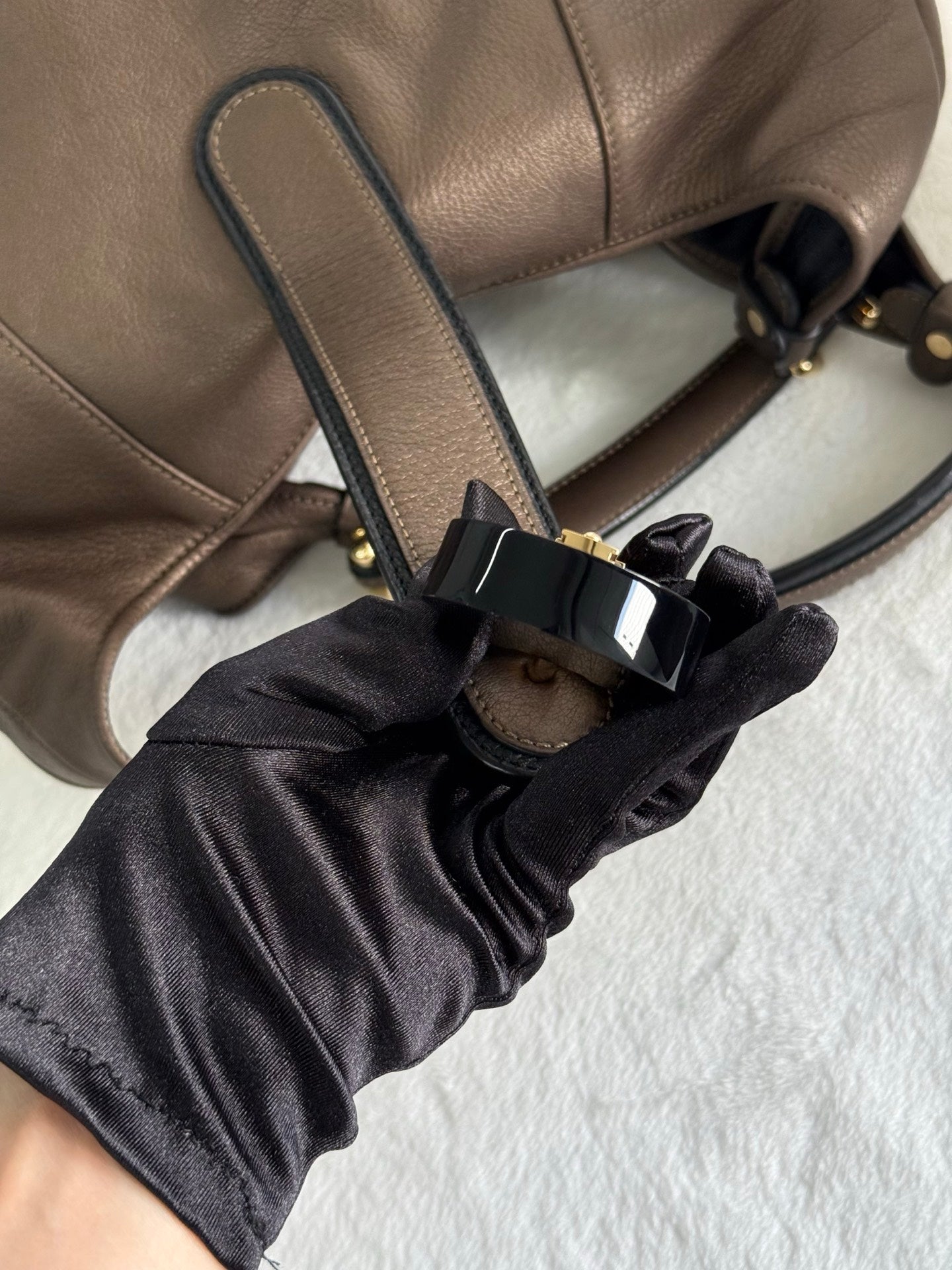 LOEWE Carrie Tote Bag (Medium)