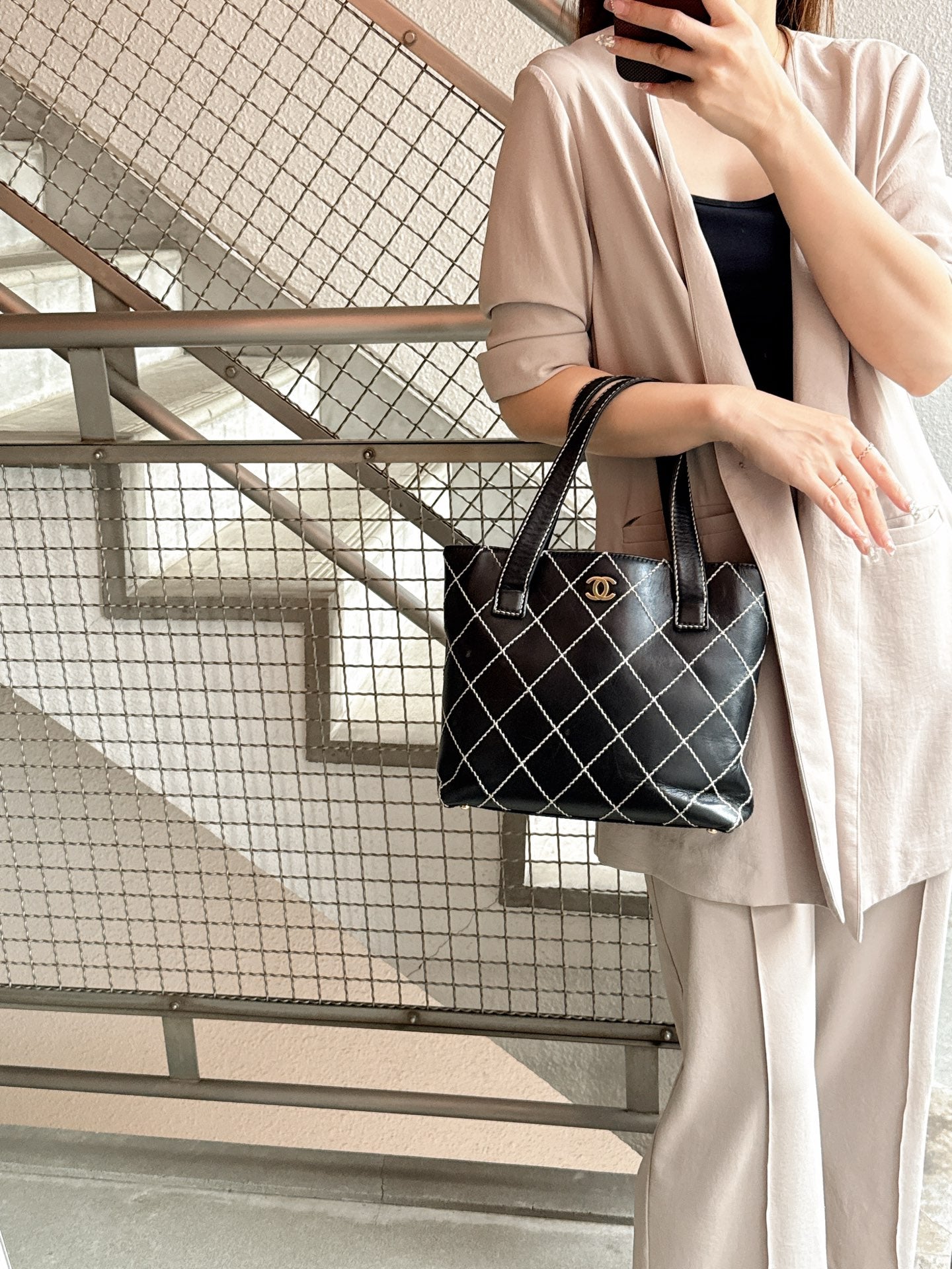 CHANEL Exterior Stitch handle bag