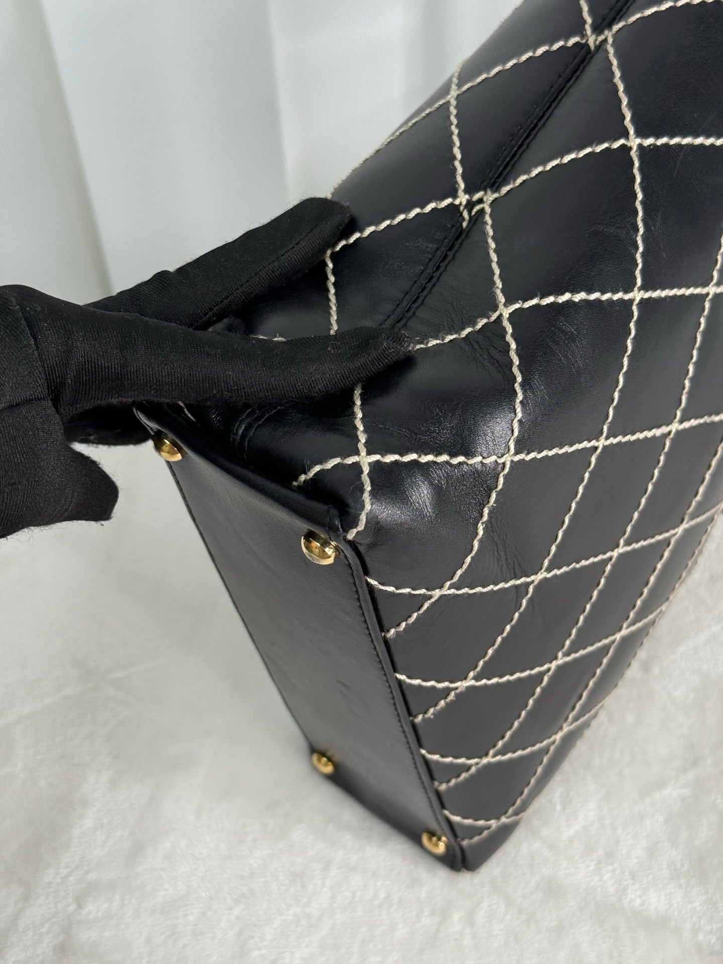 CHANEL Exterior Stitch handle bag
