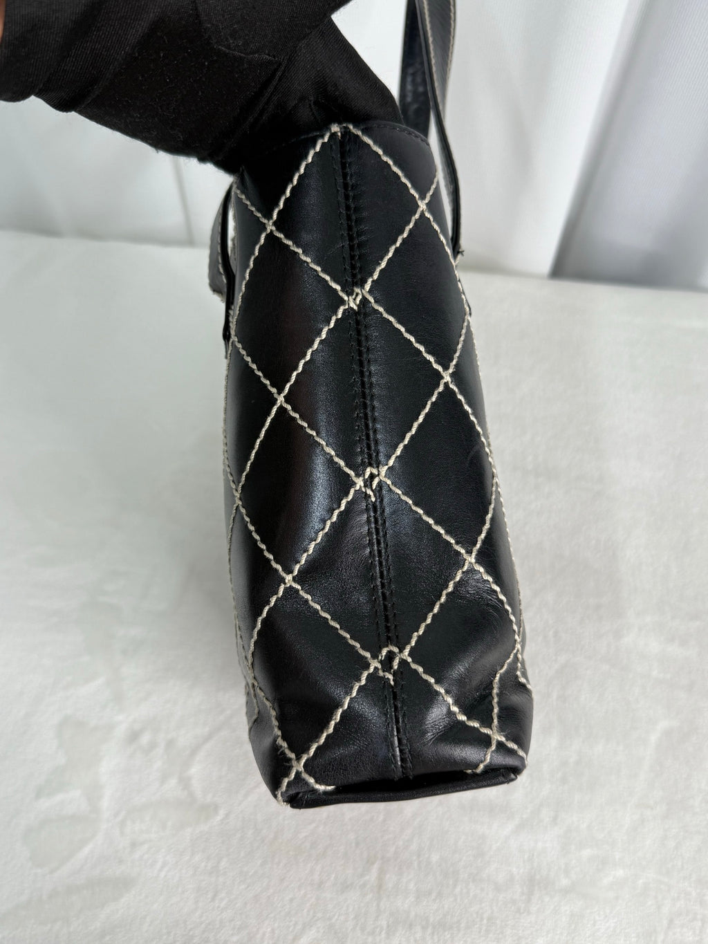 CHANEL Exterior Stitch handle bag