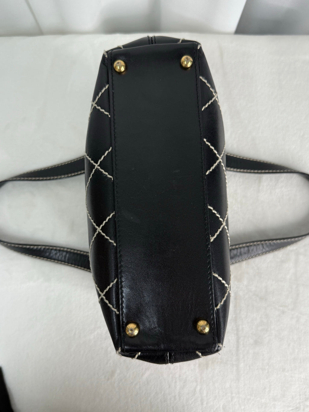 CHANEL Exterior Stitch handle bag