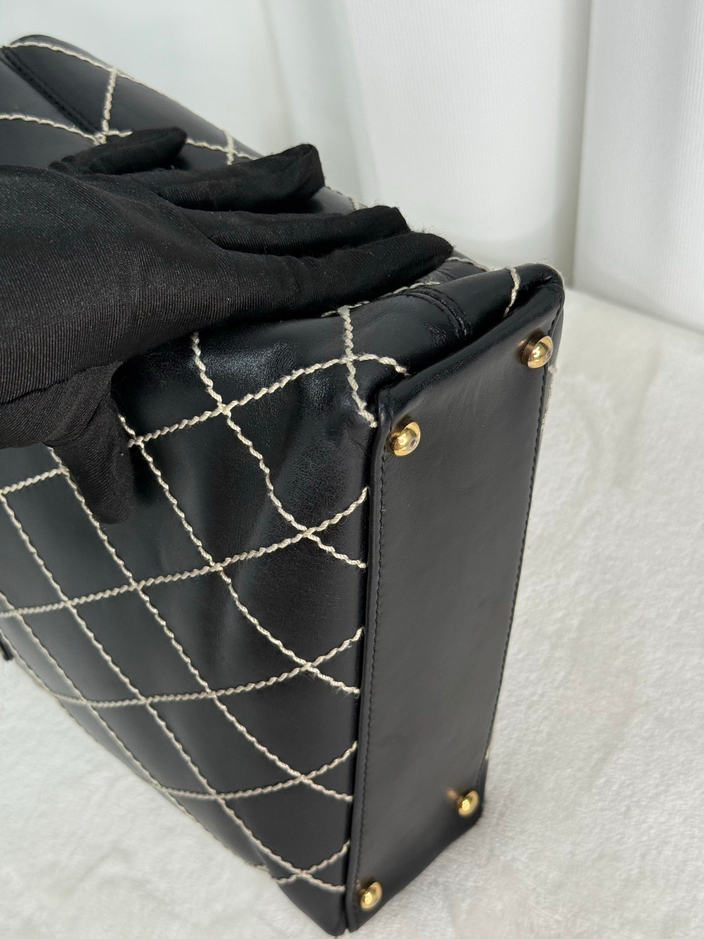 CHANEL Exterior Stitch handle bag