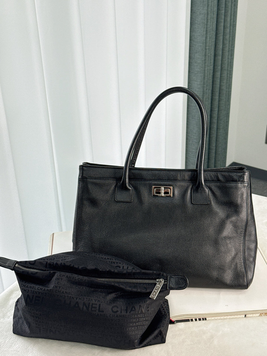 CHANEL Cavier Cerf2.55 Handbag