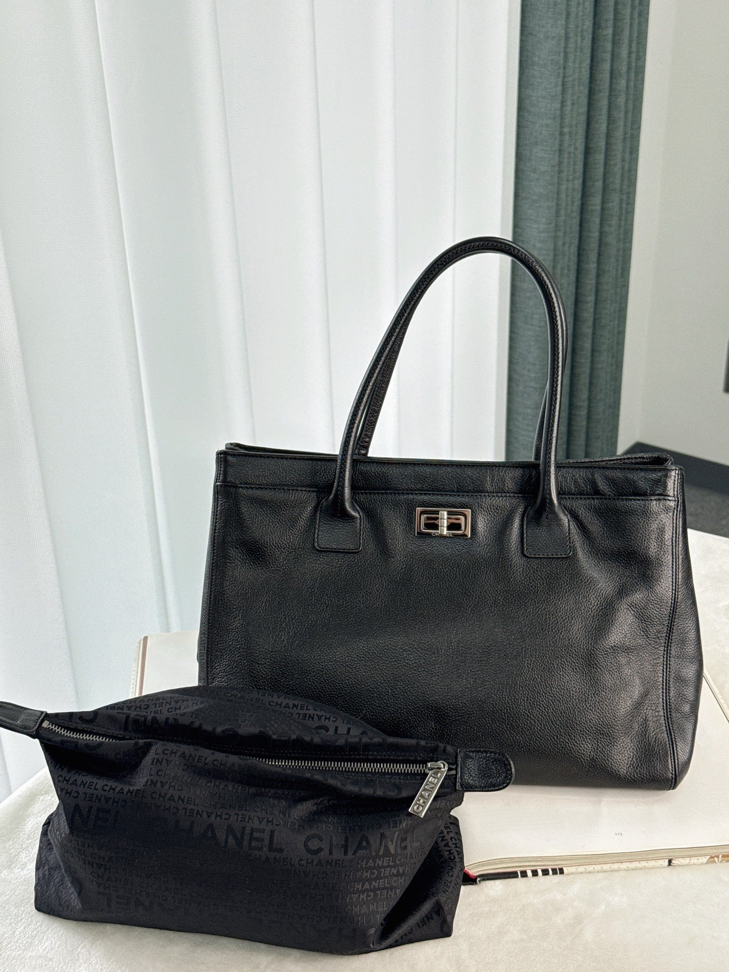 CHANEL Cavier Cerf2.55 Handbag