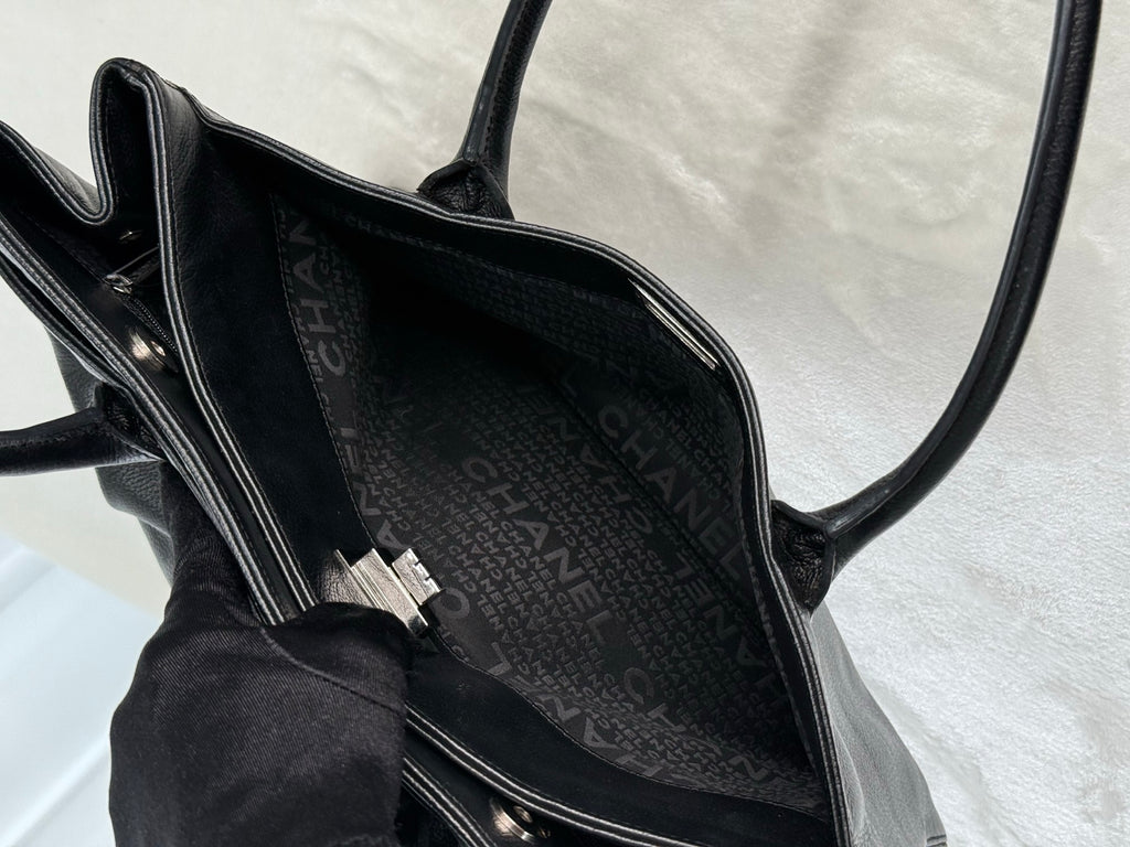 CHANEL Cavier Cerf2.55 Handbag