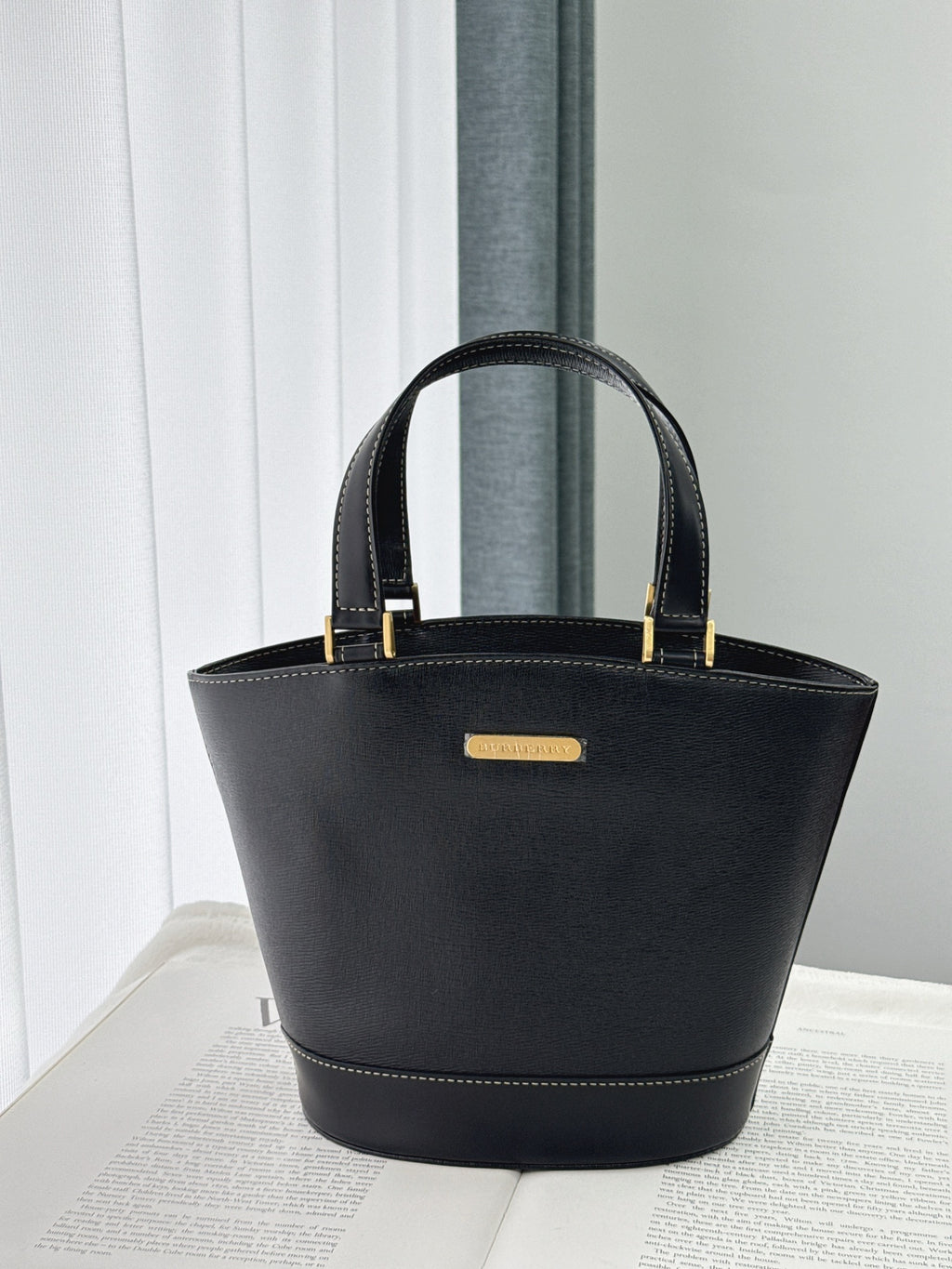BURBERRY Leather Handbag