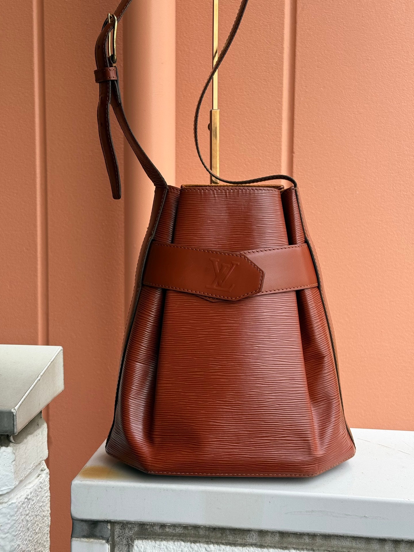 LOUIS VUITTON Epi Sack de Paule PM Shouler Bag