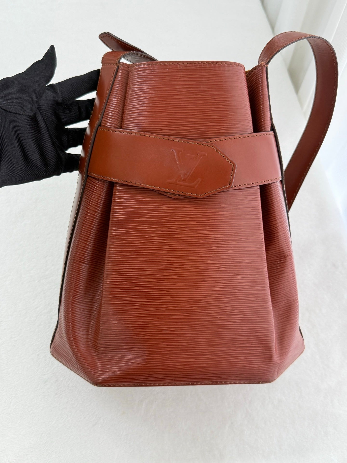 LOUIS VUITTON Epi Sack de Paule PM Shouler Bag