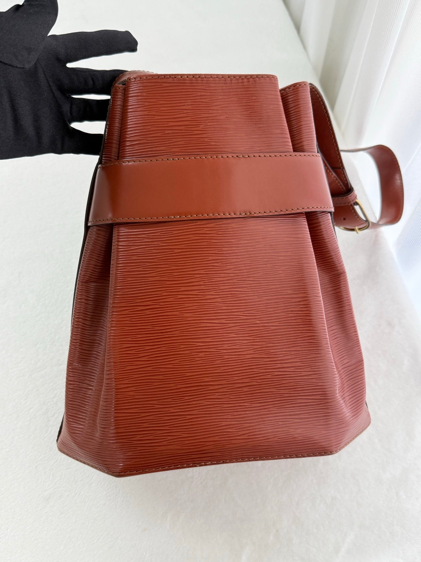 LOUIS VUITTON Epi Sack de Paule PM Shouler Bag