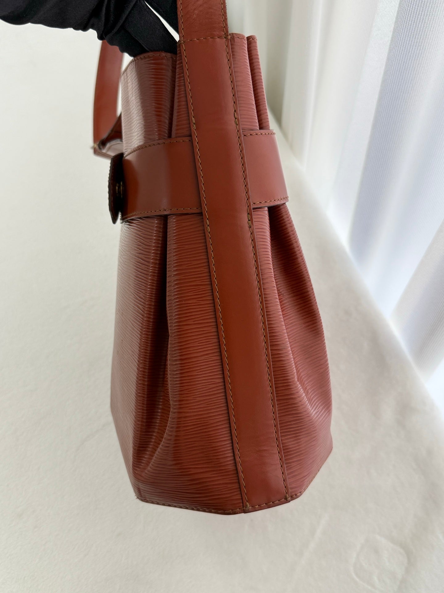 LOUIS VUITTON Epi Sack de Paule PM Shouler Bag