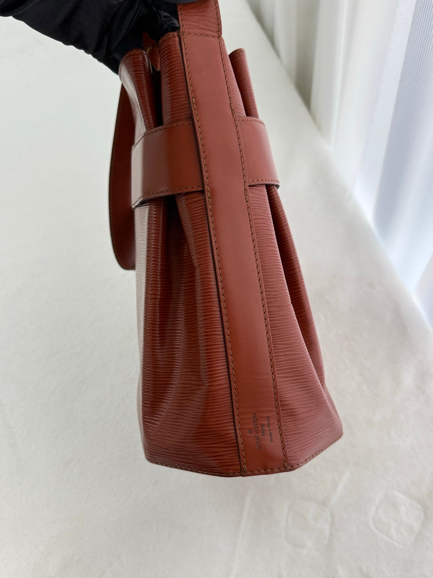 LOUIS VUITTON Epi Sack de Paule PM Shouler Bag