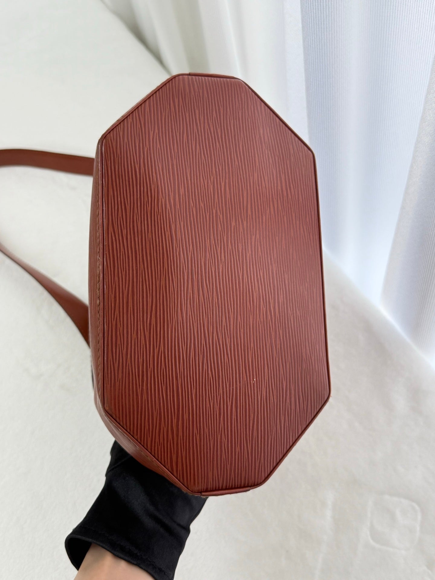 LOUIS VUITTON Epi Sack de Paule PM Shouler Bag