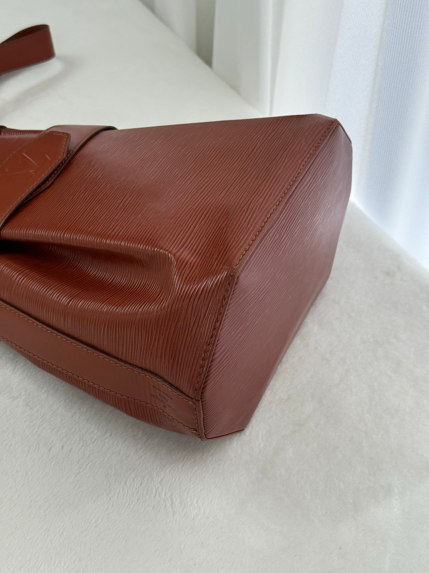 LOUIS VUITTON Epi Sack de Paule PM Shouler Bag