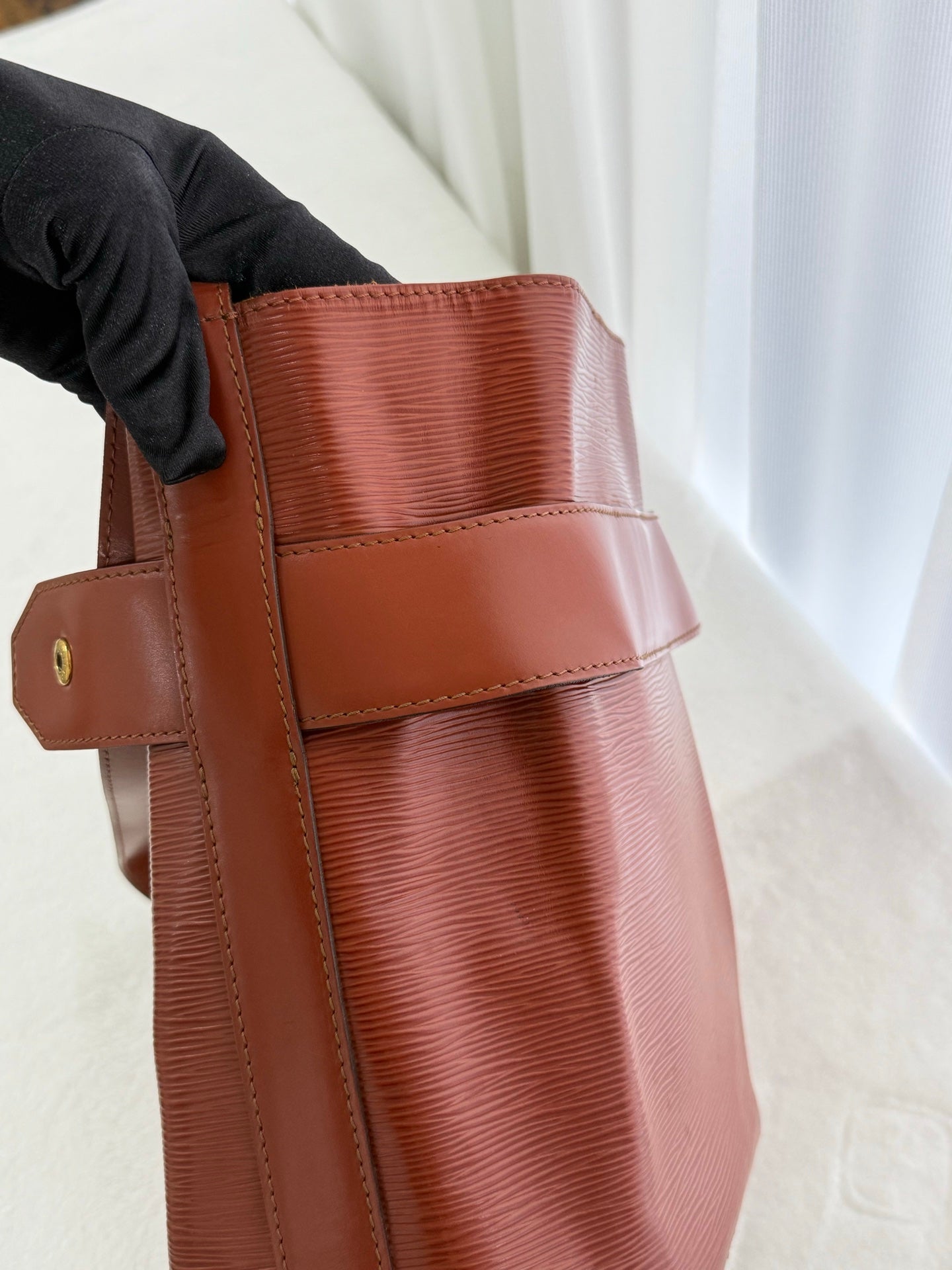 LOUIS VUITTON Epi Sack de Paule PM Shouler Bag