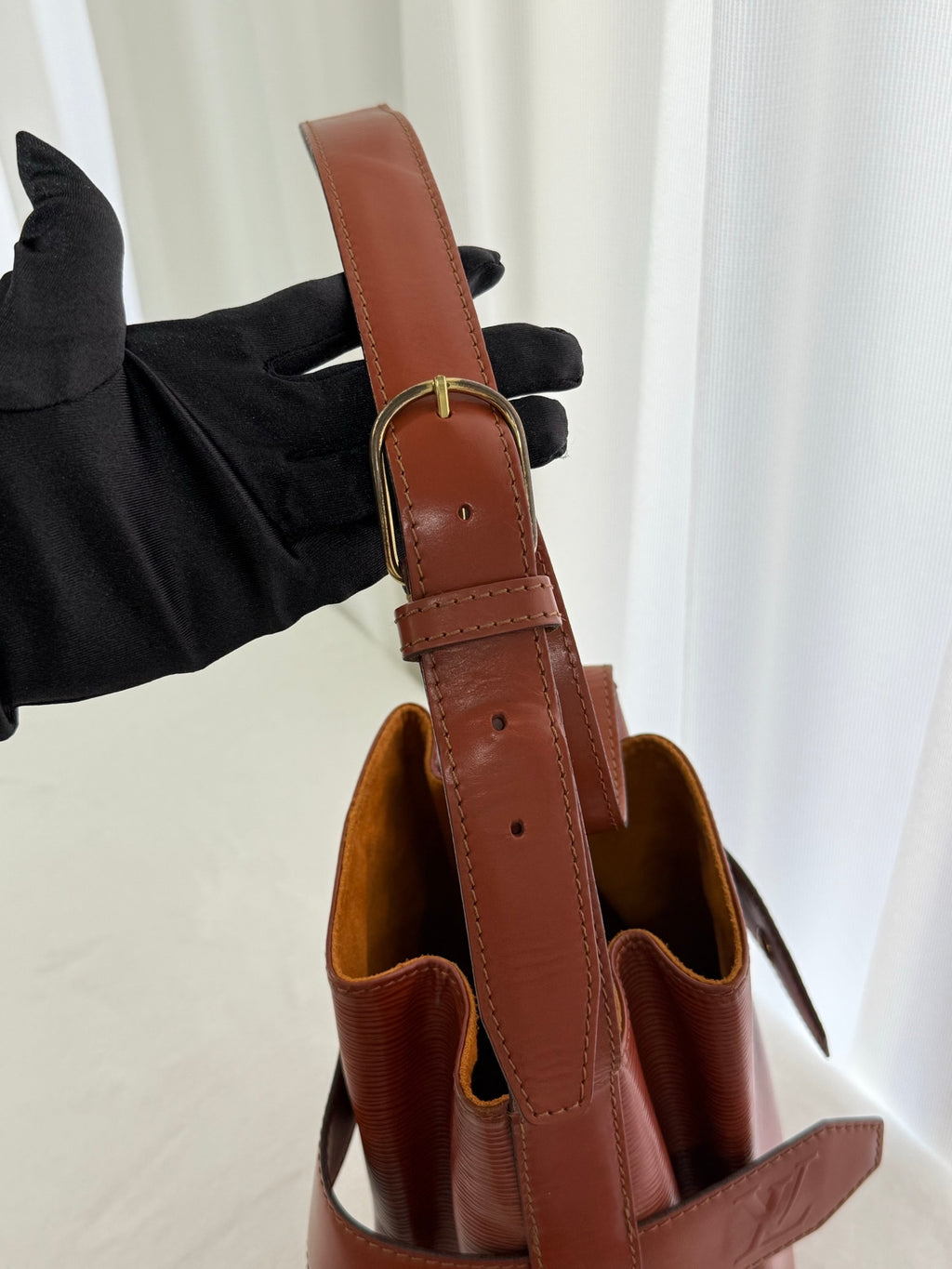 LOUIS VUITTON Epi Sack de Paule PM Shouler Bag