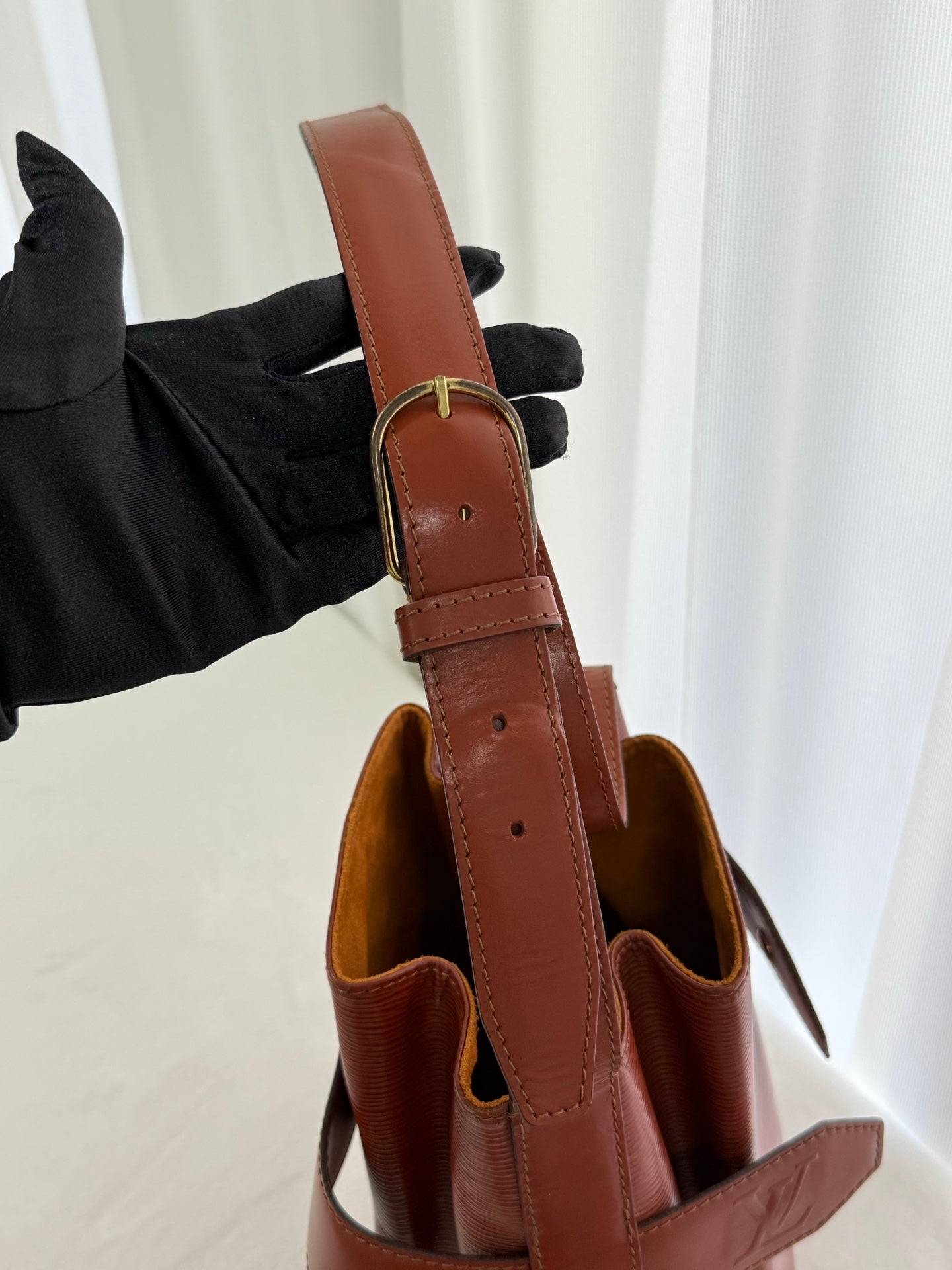LOUIS VUITTON Epi Sack de Paule PM Shouler Bag