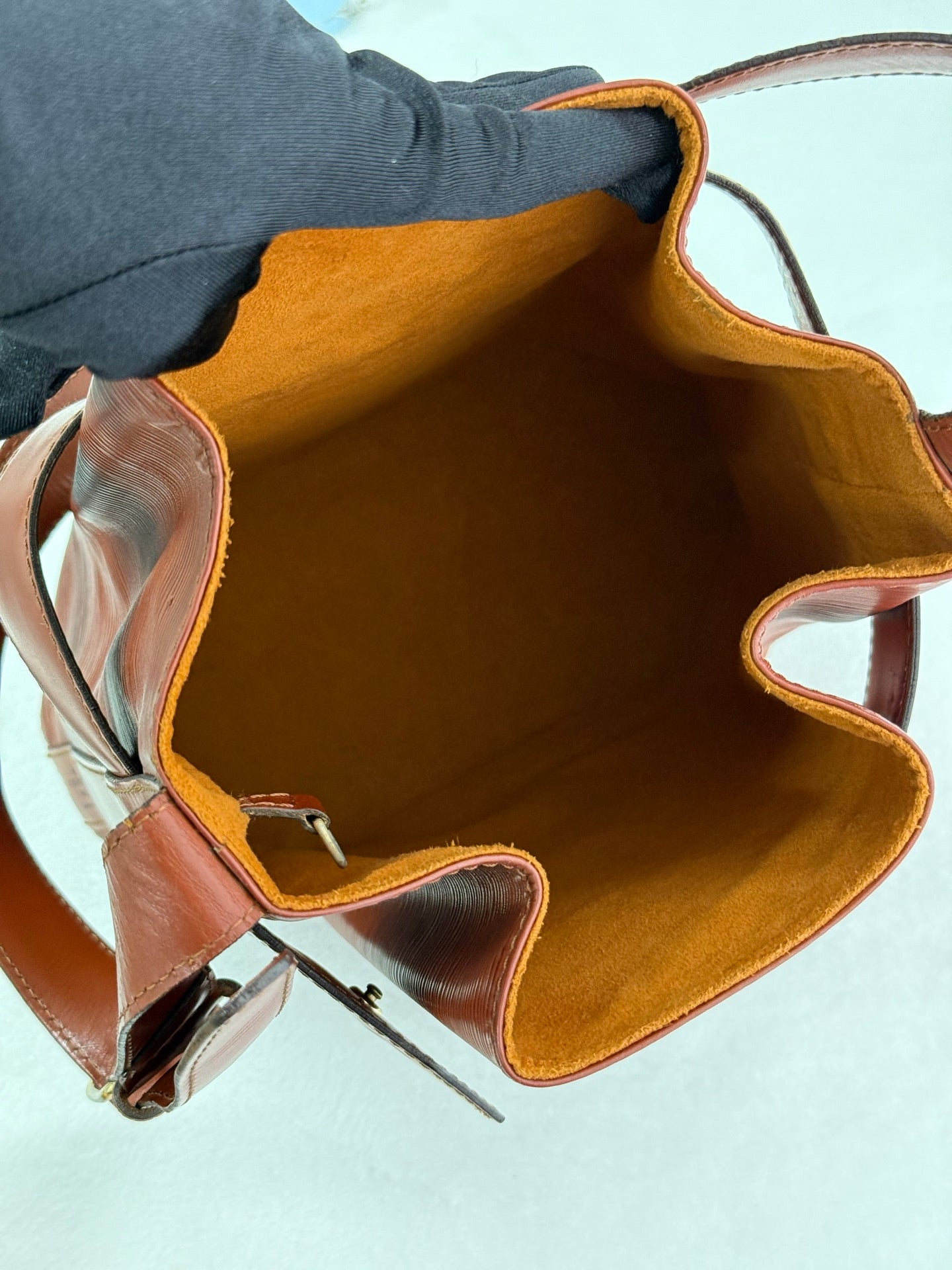 LOUIS VUITTON Epi Sack de Paule PM Shouler Bag