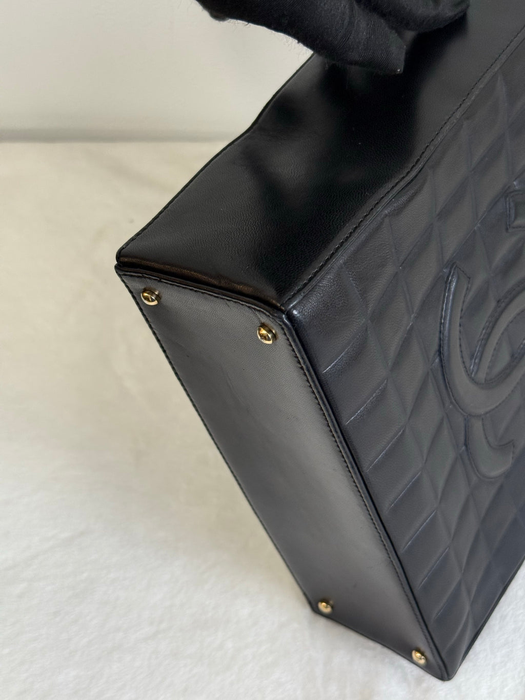 CHANEL Diamond Quilted Hand Bag