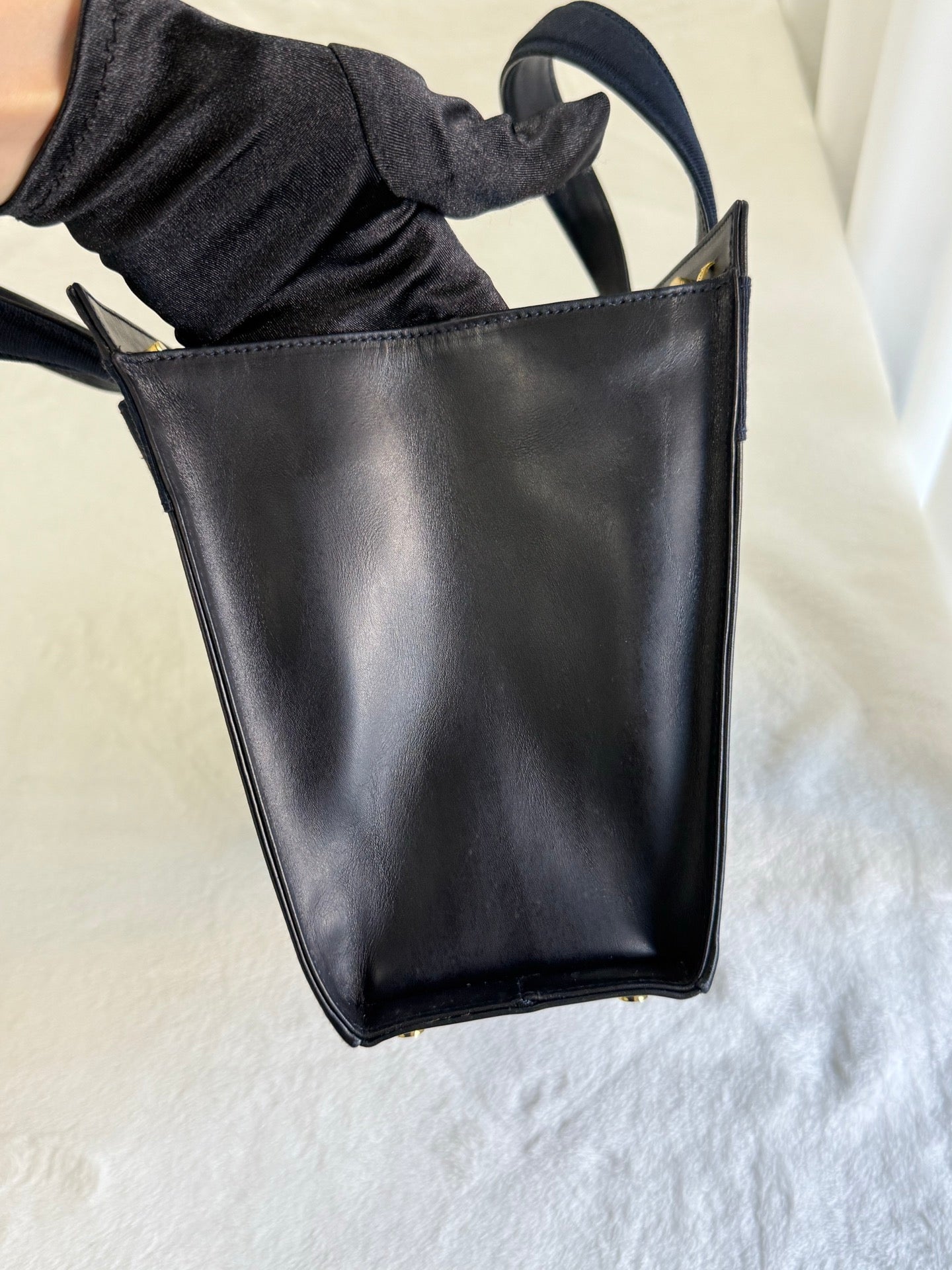 FERRAGAMO Vara Hand Bag