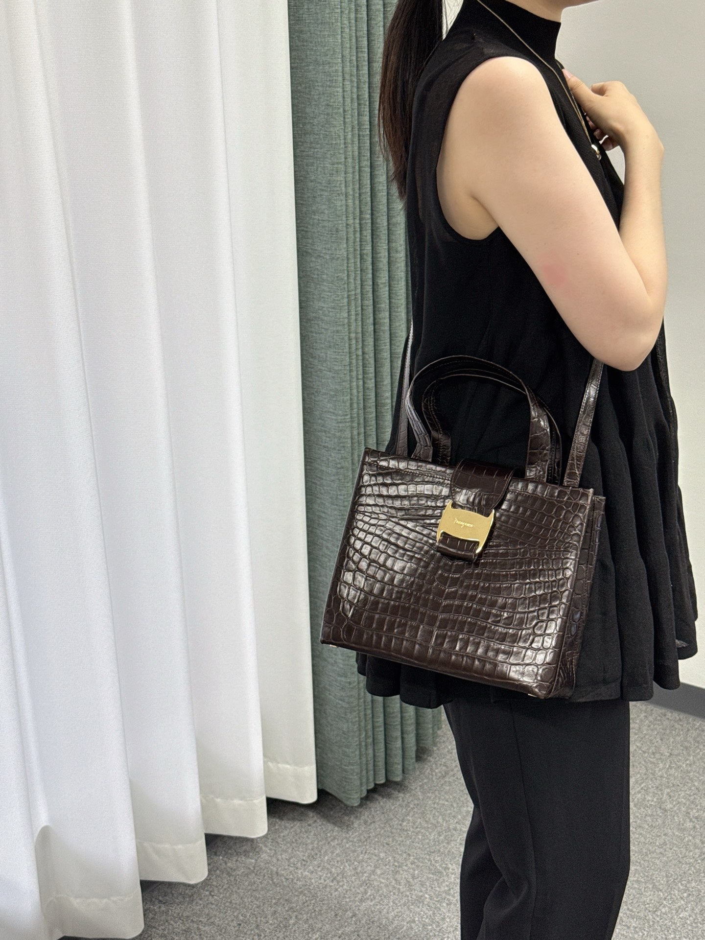 FERRAGAMO Leather 2way Hand Bag
