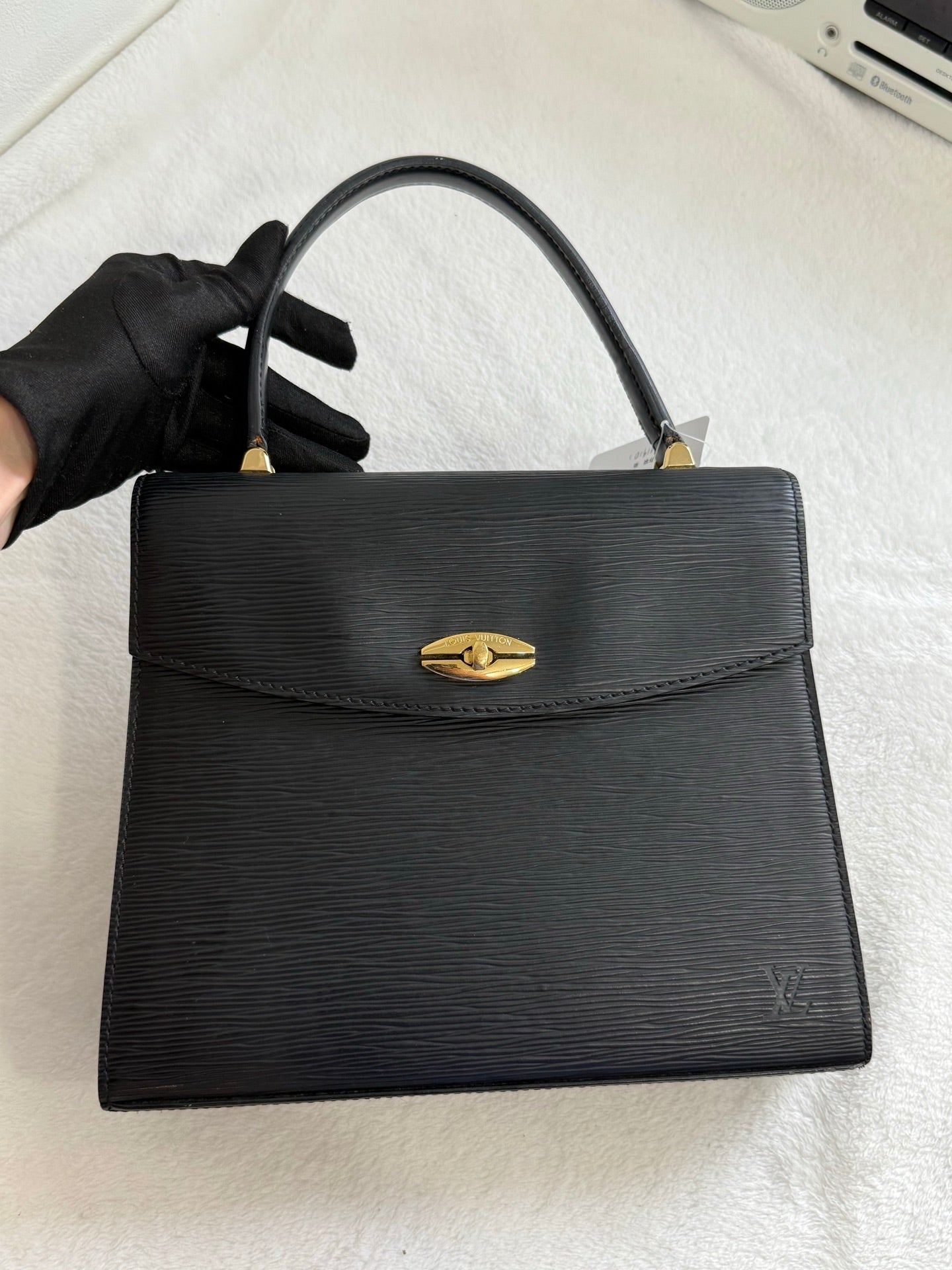 LOUIS VUITTON Epi Kelly Handbag