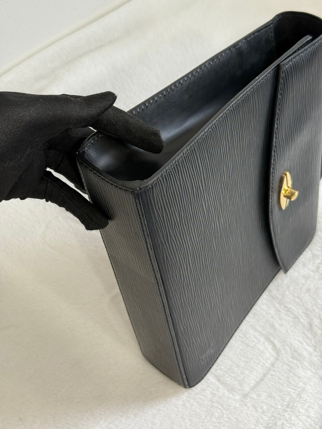 LOUIS VUITTON Epi Kelly Handbag