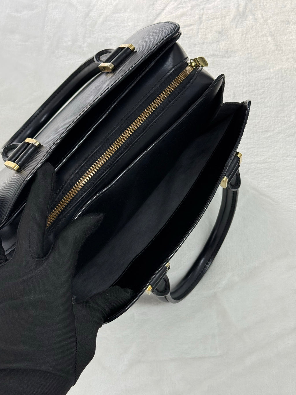 LOUIS VUITTON Epi Boston Bag