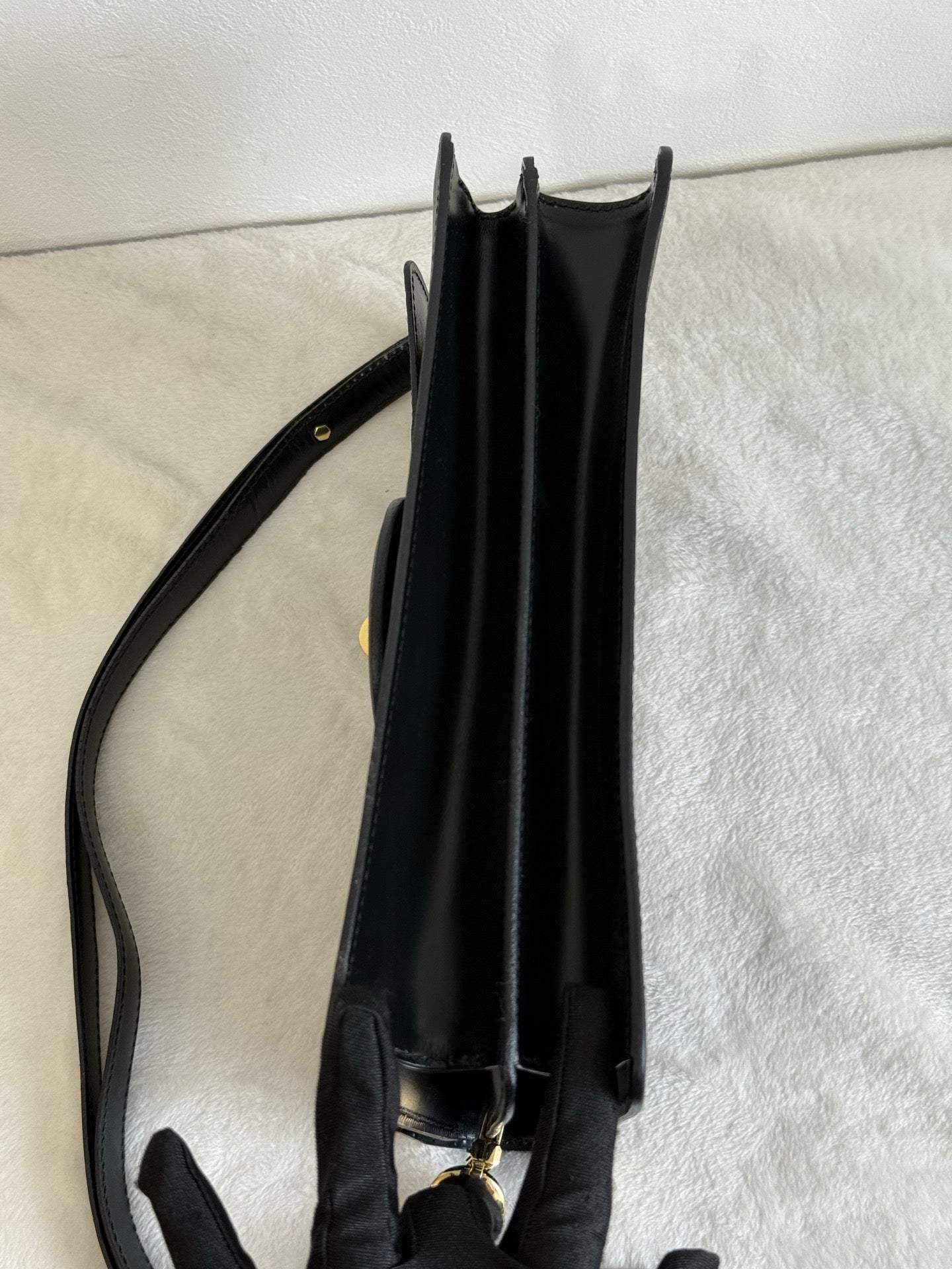 LOUIS VUITTON Epi Shoulder Bag