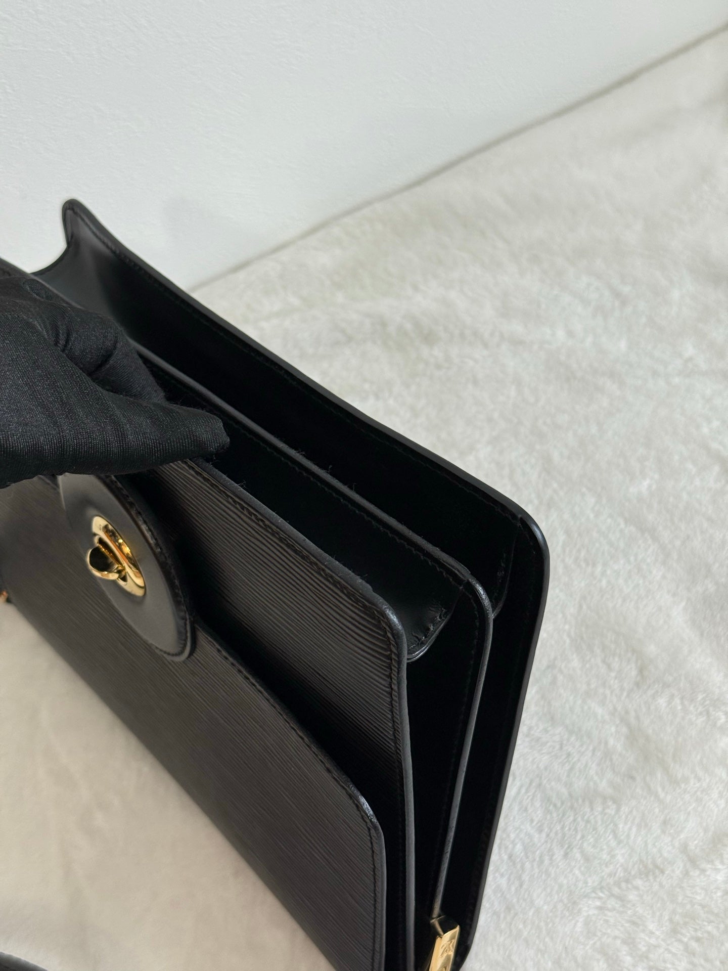 LOUIS VUITTON Epi Shoulder Bag