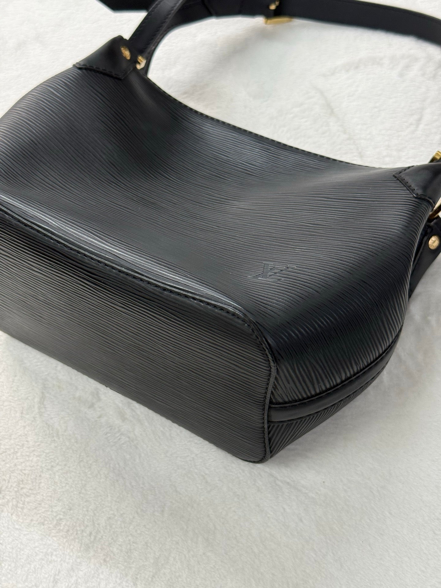 LOUIS VUITTON EPI shoulder bag