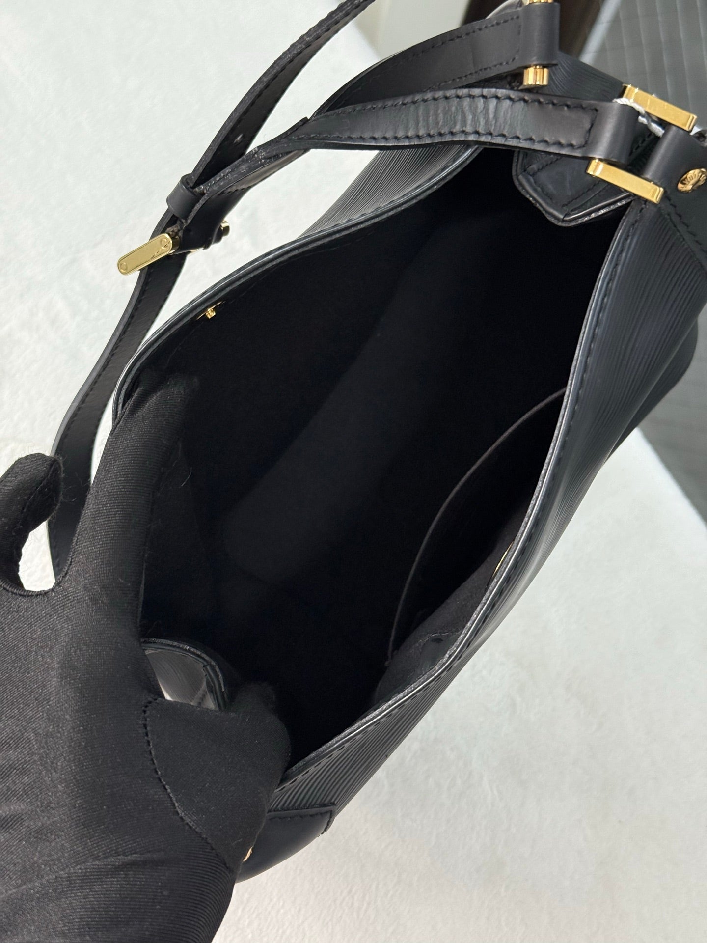LOUIS VUITTON EPI shoulder bag