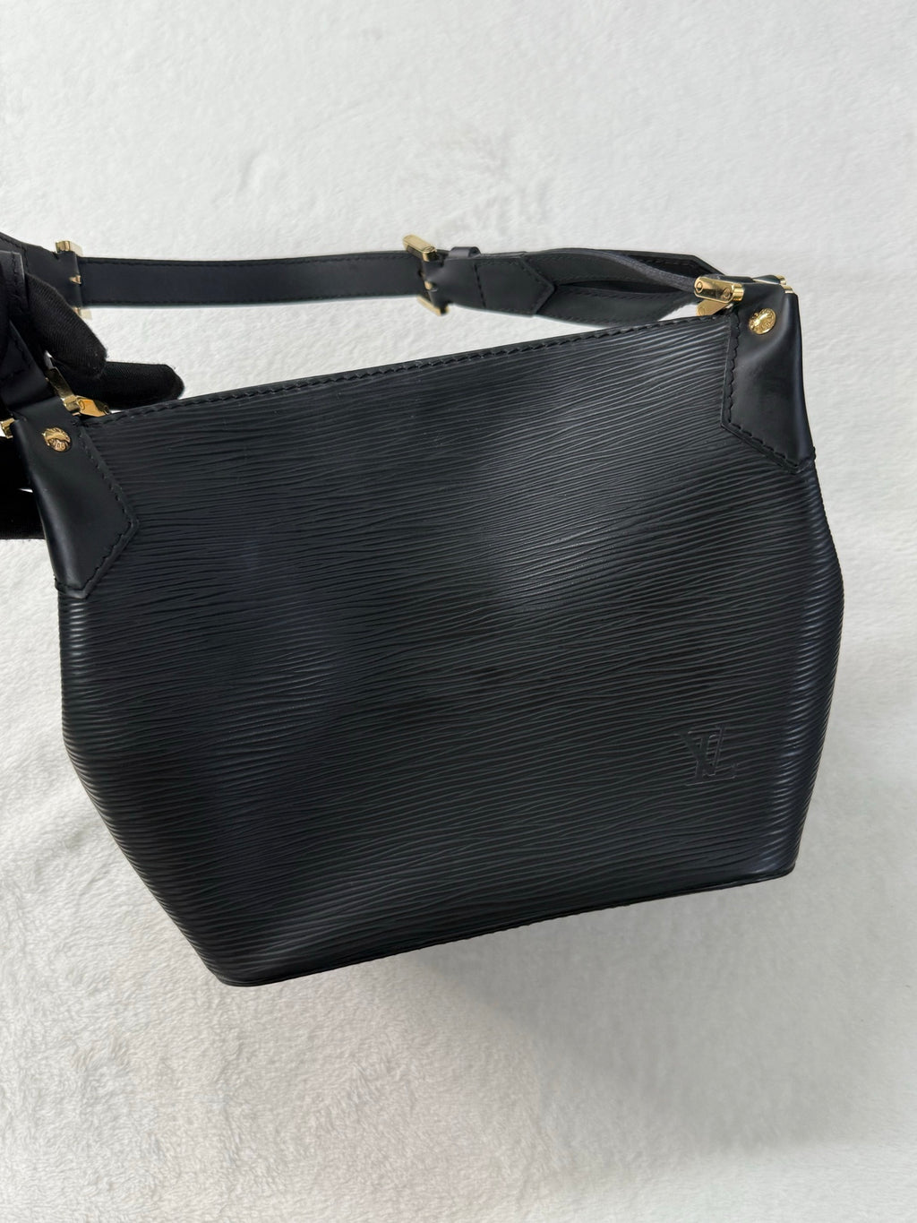 LOUIS VUITTON EPI shoulder bag