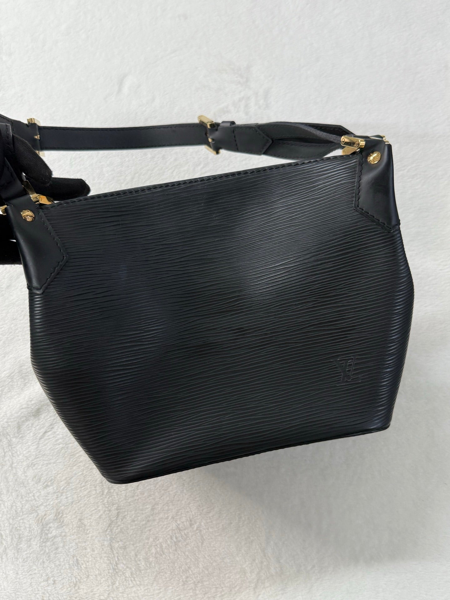 LOUIS VUITTON EPI shoulder bag