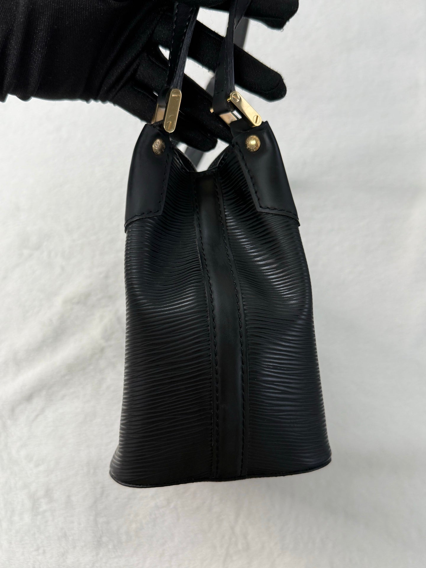 LOUIS VUITTON EPI shoulder bag