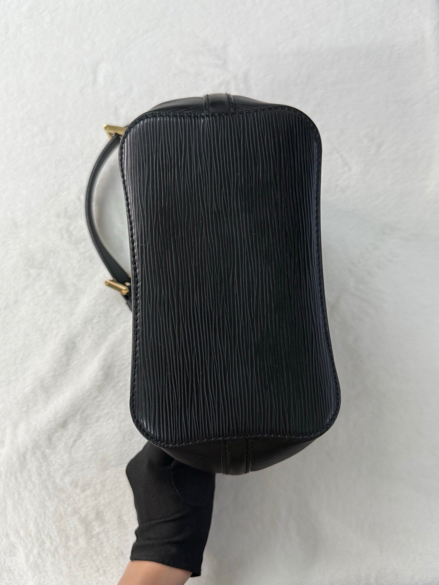 LOUIS VUITTON EPI shoulder bag