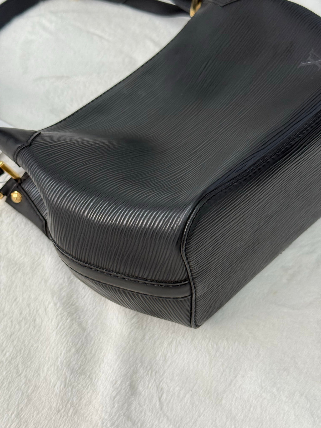 LOUIS VUITTON EPI shoulder bag