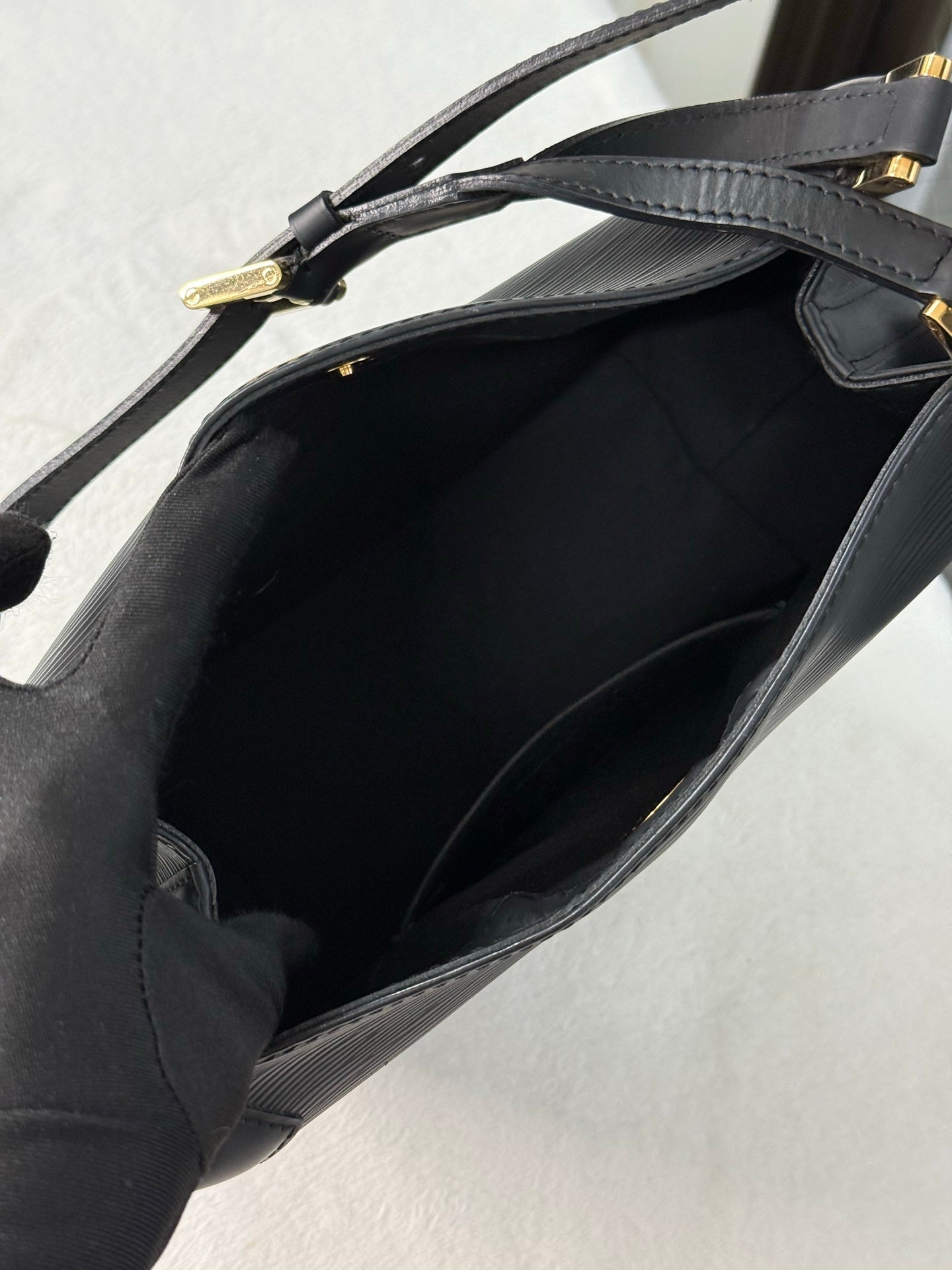 LOUIS VUITTON EPI shoulder bag