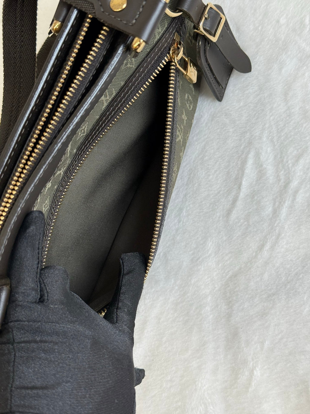 LOUIS VUITTON Denim Hand Bag