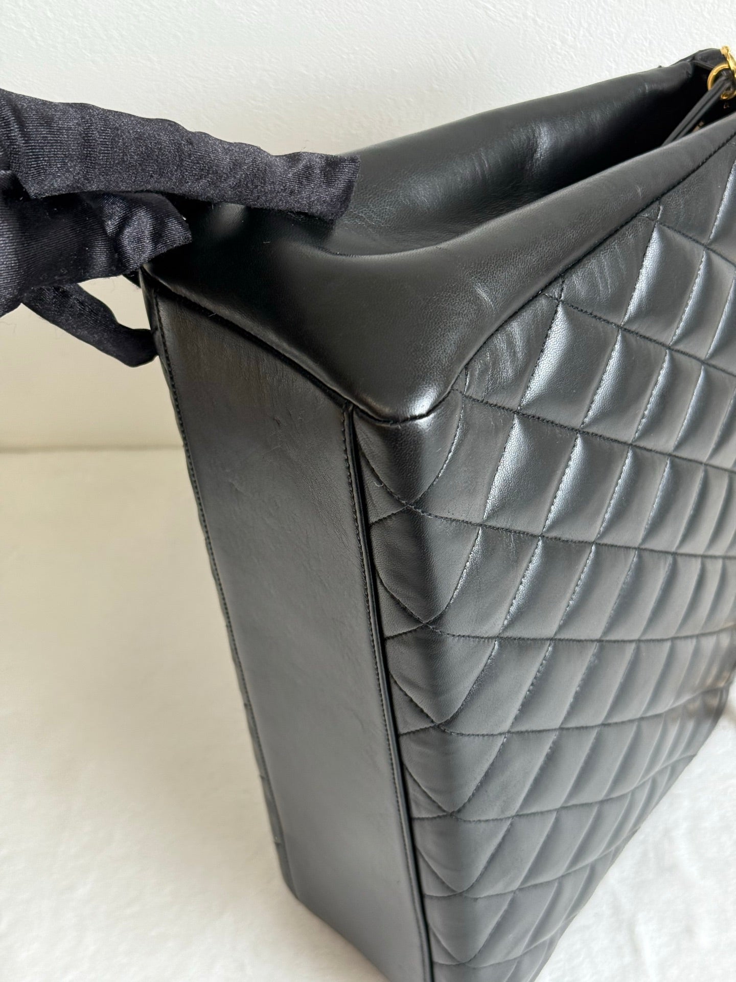 CHANEL Lambskin Quilted Chain Bag