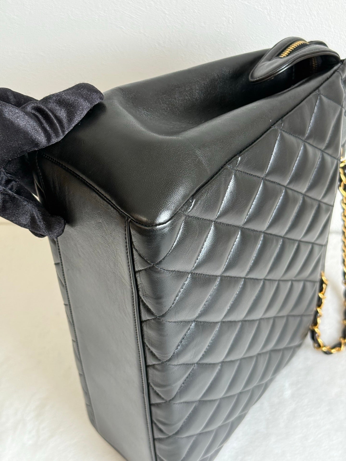 CHANEL Lambskin Quilted Chain Bag