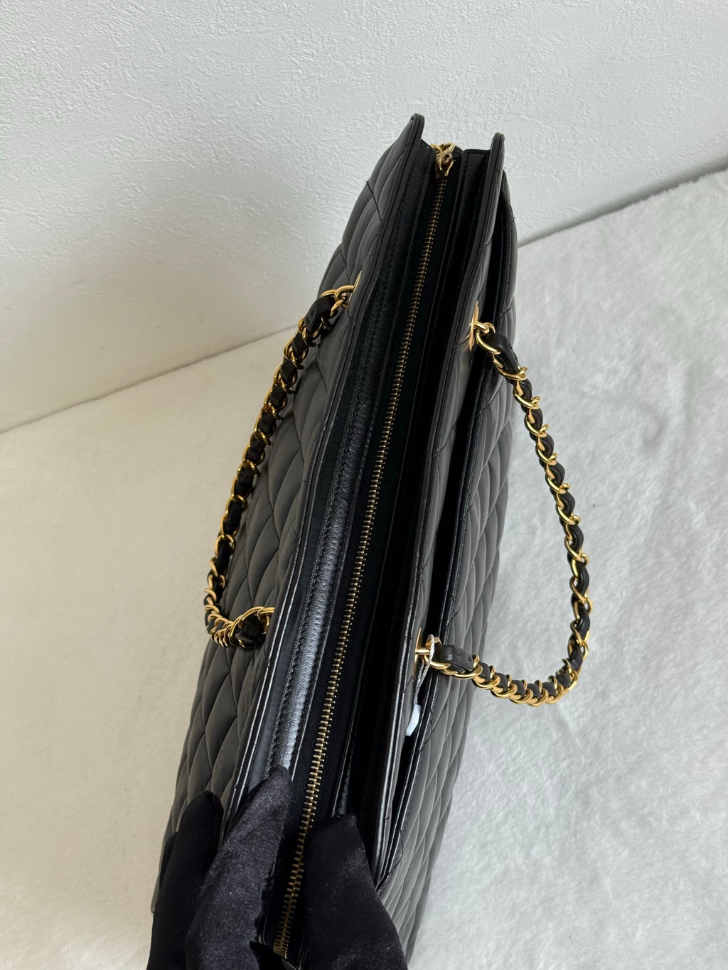 CHANEL Lambskin Quilted Chain Bag