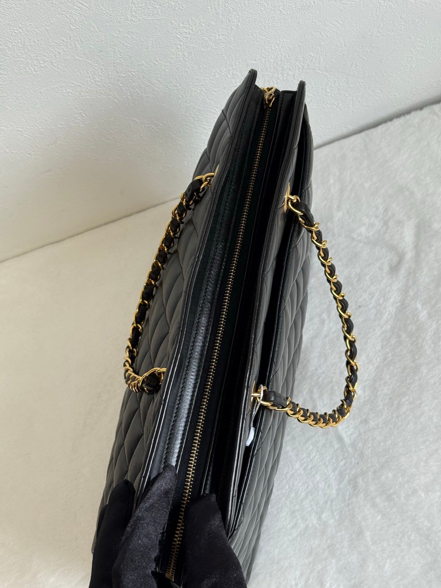 CHANEL Lambskin Quilted Chain Bag
