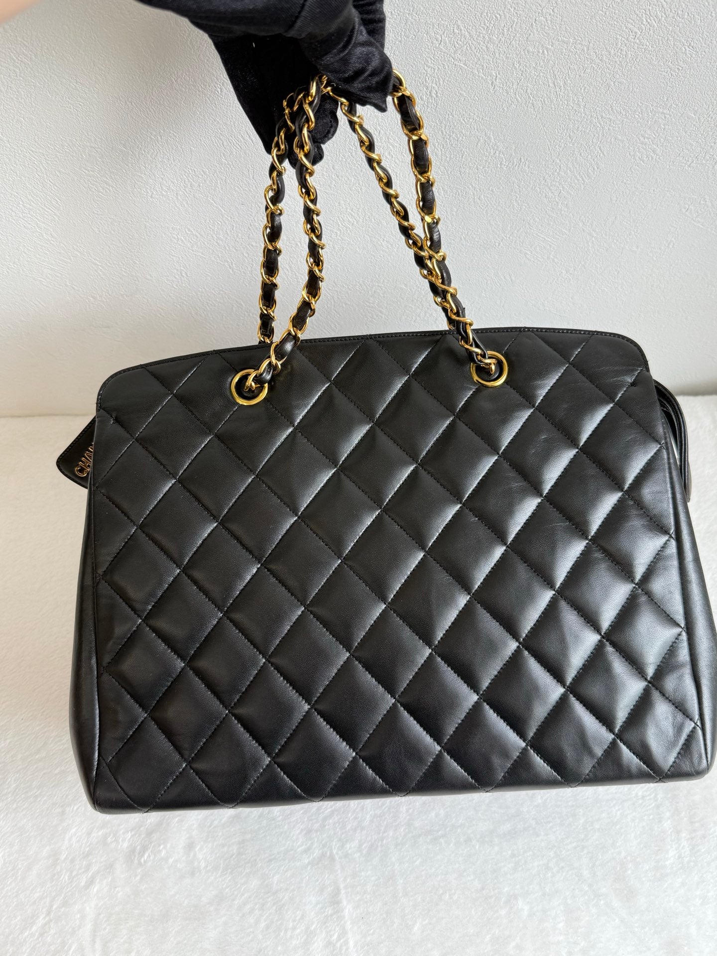 CHANEL Lambskin Quilted Chain Bag