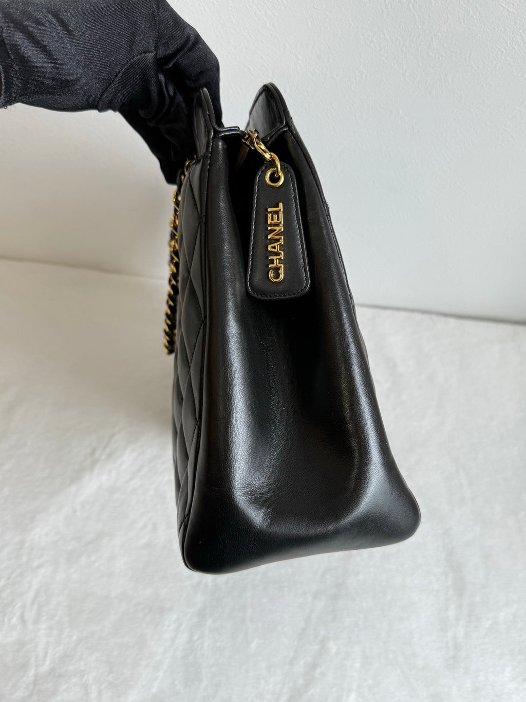CHANEL Lambskin Quilted Chain Bag