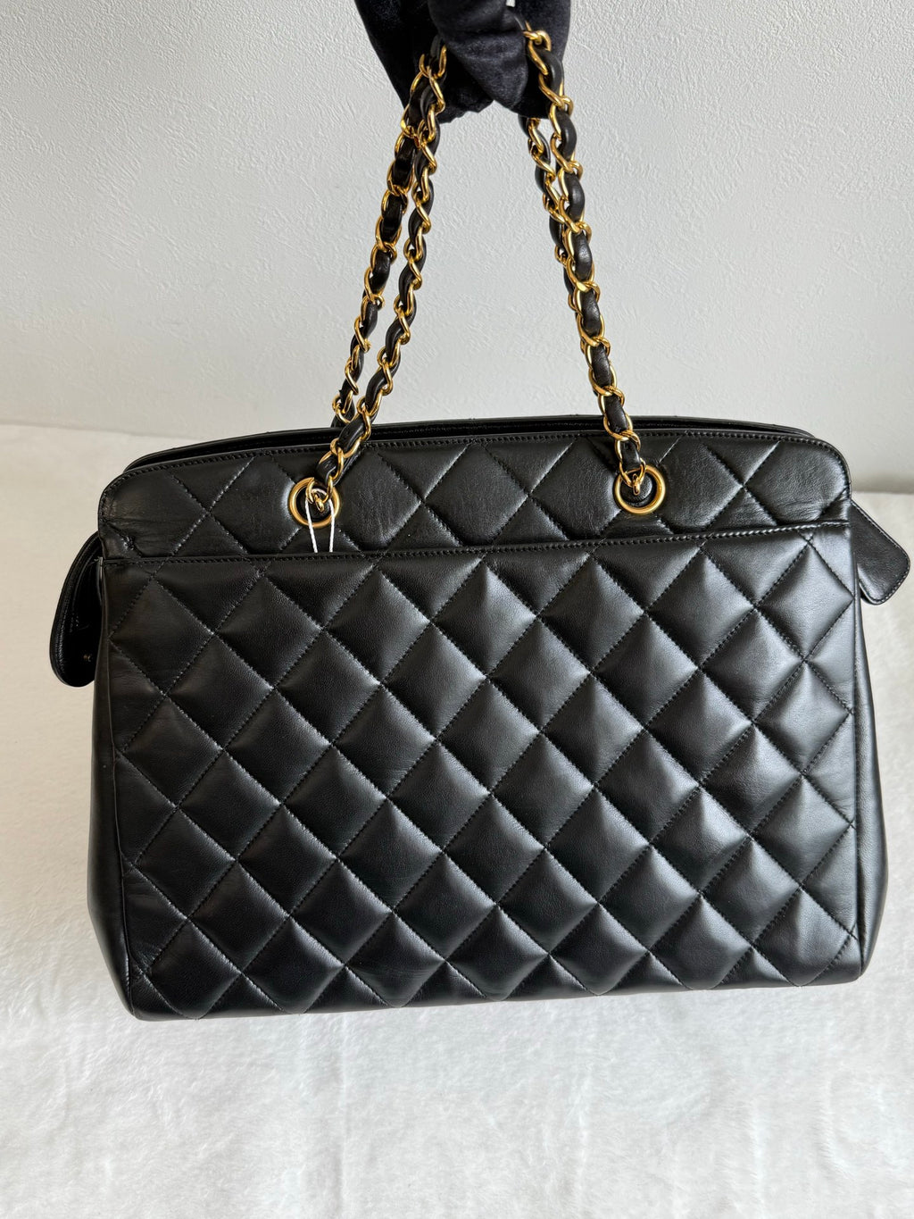 CHANEL Lambskin Quilted Chain Bag