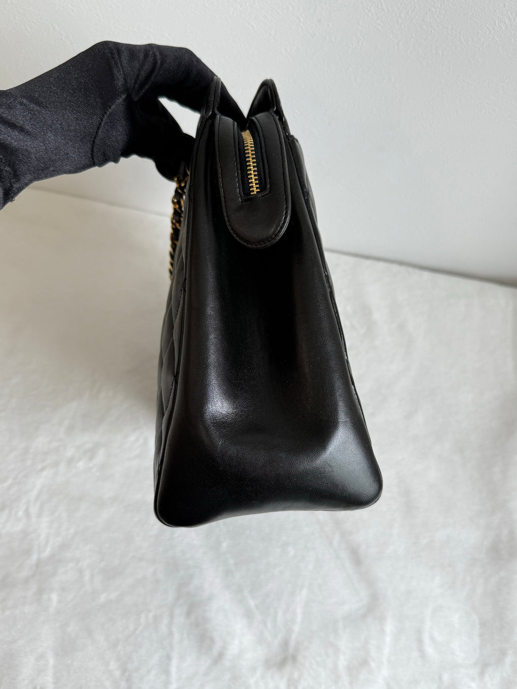 CHANEL Lambskin Quilted Chain Bag
