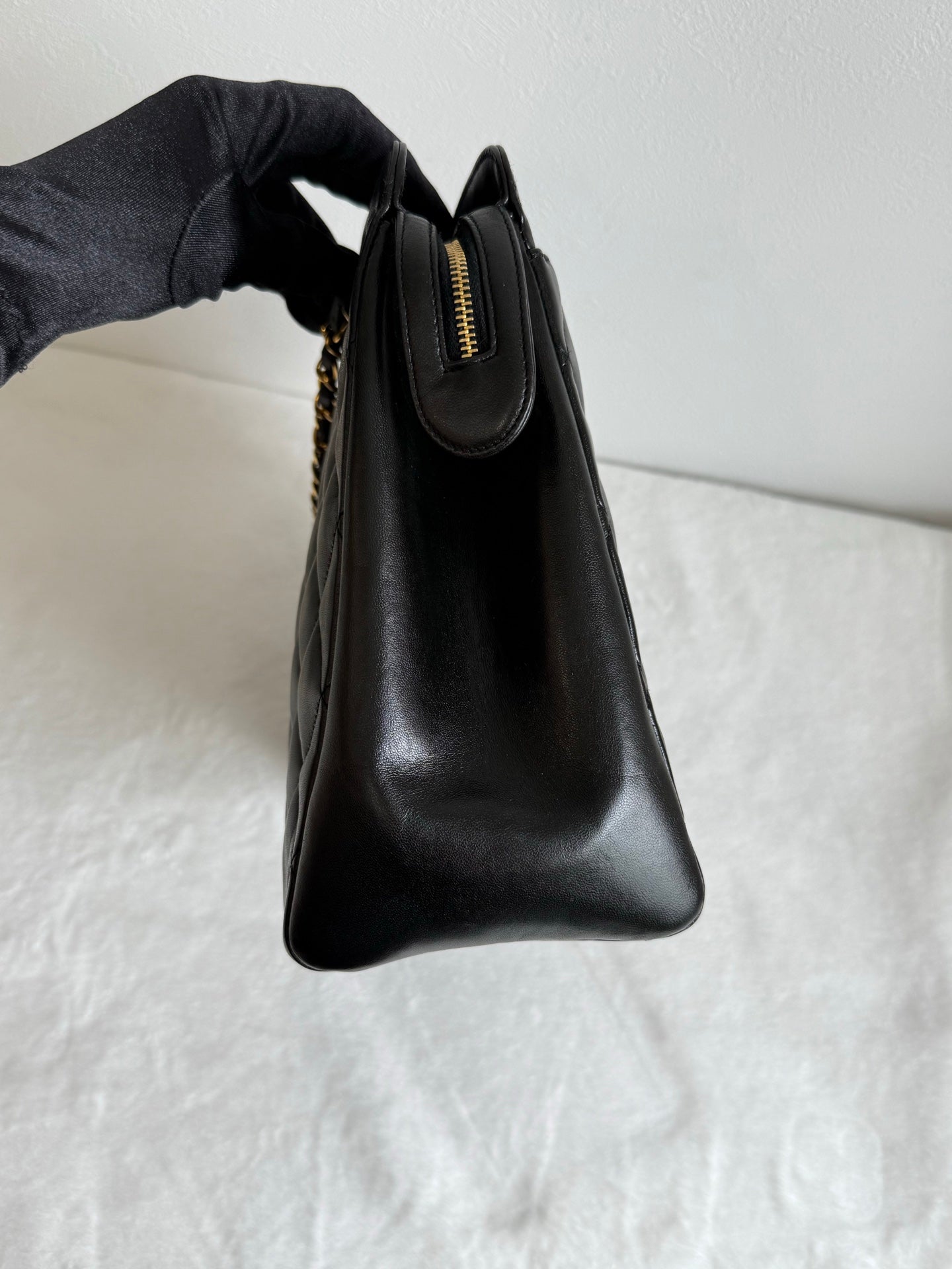 CHANEL Lambskin Quilted Chain Bag